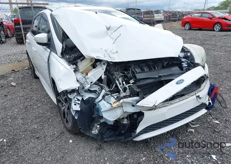 2015 Ford Focus Se z USA, uszkodzony, nr VIN 1FADP3K24FL292262